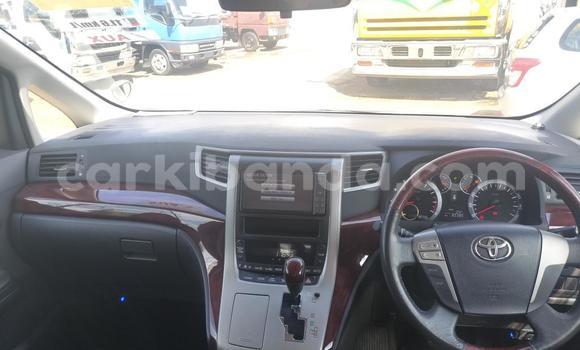 Nunua Imported Toyota Vellfire Nyeupe Gari ndani ya Kampala nchini Uganda Nunua Imported Toyota Vellfire Nyeupe Gari ndani ya Kampala nchini Uganda