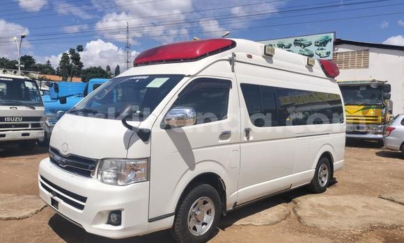 Acheter Import Voiture Toyota Hiace Blanc à Kampala, Ouganda Acheter Import Voiture Toyota Hiace Blanc à Kampala, Ouganda