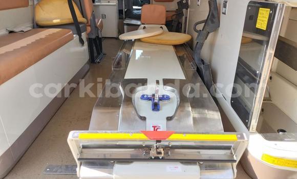 Acheter Import Voiture Toyota Hiace Blanc à Kampala, Ouganda Acheter Import Voiture Toyota Hiace Blanc à Kampala, Ouganda