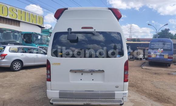 Acheter Import Voiture Toyota Hiace Blanc à Kampala, Ouganda Acheter Import Voiture Toyota Hiace Blanc à Kampala, Ouganda