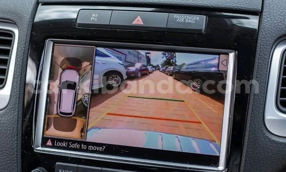 Nunua Ilio tumika Volkswagen Touareg Nyeusi Gari ndani ya Kampala nchini Uganda Nunua Ilio tumika Volkswagen Touareg Nyeusi Gari ndani ya Kampala nchini Uganda