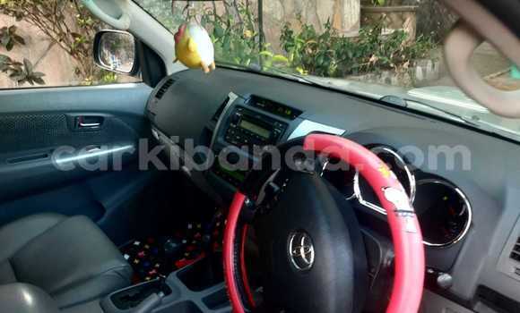 Buy Used Toyota Hilux Silver Car in Kajansi in Central