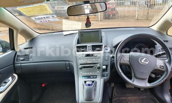Nunua Imported Lexus HS Nyeusi Gari ndani ya Kampala nchini Uganda Nunua Imported Lexus HS Nyeusi Gari ndani ya Kampala nchini Uganda