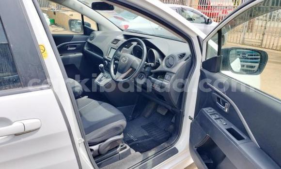 Nunua Imported Mazda Premacy Nyeupe Gari ndani ya Kampala nchini Uganda Nunua Imported Mazda Premacy Nyeupe Gari ndani ya Kampala nchini Uganda