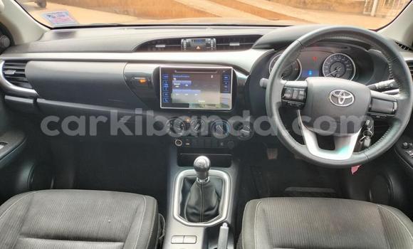 Acheter Import Voiture Subaru Forester Blanc à Kampala, Ouganda Acheter Import Voiture Subaru Forester Blanc à Kampala, Ouganda