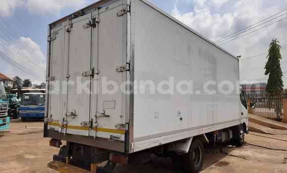 Nunua Imported Hino Ranger Nyeupe Lori ndani ya Kampala nchini Uganda Nunua Imported Hino Ranger Nyeupe Lori ndani ya Kampala nchini Uganda