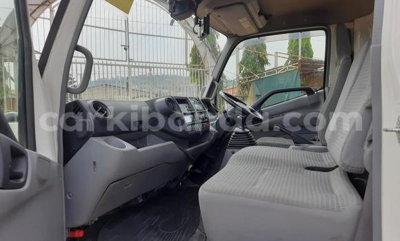 Nunua Imported Hino Ranger Nyeupe Lori ndani ya Kampala nchini Uganda Nunua Imported Hino Ranger Nyeupe Lori ndani ya Kampala nchini Uganda