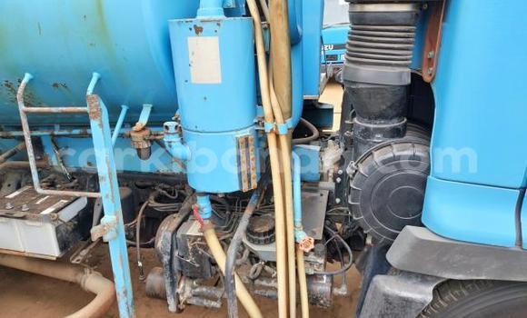 Nunua Imported Hino Ranger Bluu Lori ndani ya Kampala nchini Uganda Nunua Imported Hino Ranger Bluu Lori ndani ya Kampala nchini Uganda