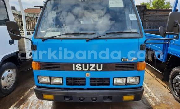 Gura Imported Isuzu Bighorn Blue Ikamyo i Kampala mu Uganda Gura Imported Isuzu Bighorn Blue Ikamyo i Kampala mu Uganda