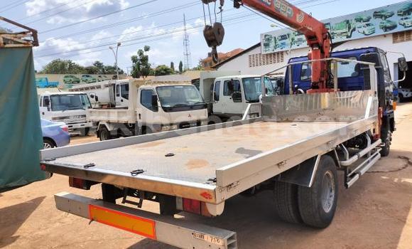 Nunua Imported Isuzu FTR 850 Bluu Lori ndani ya Kampala nchini Uganda Nunua Imported Isuzu FTR 850 Bluu Lori ndani ya Kampala nchini Uganda