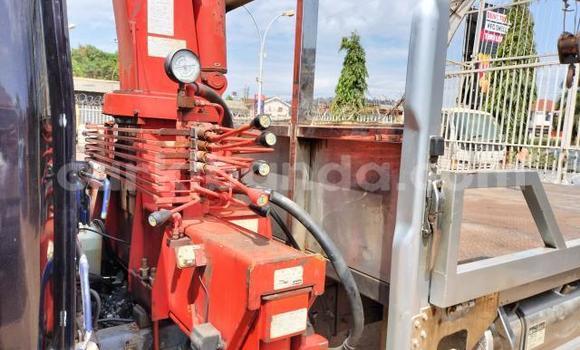 Nunua Imported Isuzu FTR 850 Bluu Lori ndani ya Kampala nchini Uganda Nunua Imported Isuzu FTR 850 Bluu Lori ndani ya Kampala nchini Uganda