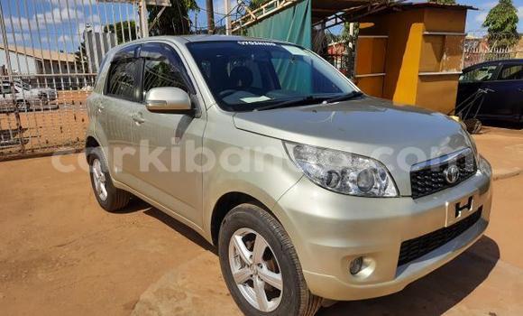 Nunua Imported Toyota Rush Beige Gari ndani ya Kampala nchini Uganda Nunua Imported Toyota Rush Beige Gari ndani ya Kampala nchini Uganda