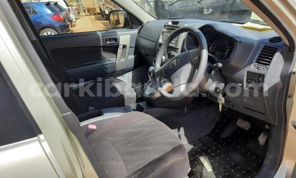 Nunua Imported Toyota Rush Beige Gari ndani ya Kampala nchini Uganda Nunua Imported Toyota Rush Beige Gari ndani ya Kampala nchini Uganda