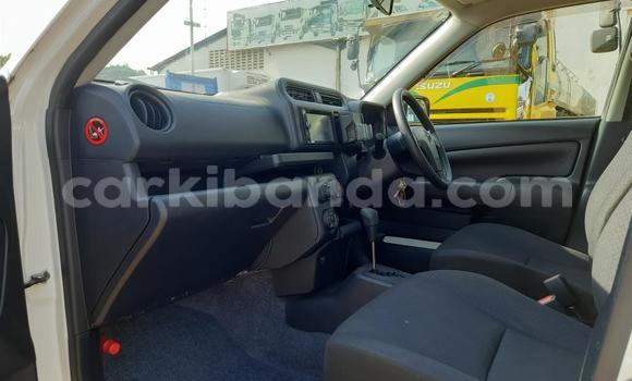 Acheter Import Voiture Toyota Probox Blanc à Kampala, Ouganda Acheter Import Voiture Toyota Probox Blanc à Kampala, Ouganda
