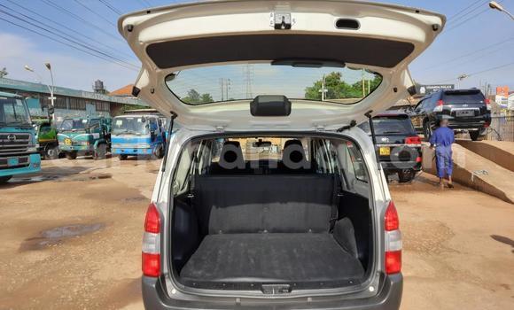 Acheter Import Voiture Toyota Probox Blanc à Kampala, Ouganda Acheter Import Voiture Toyota Probox Blanc à Kampala, Ouganda