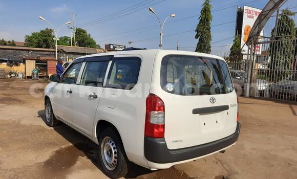 Acheter Import Voiture Toyota Probox Blanc à Kampala, Ouganda Acheter Import Voiture Toyota Probox Blanc à Kampala, Ouganda