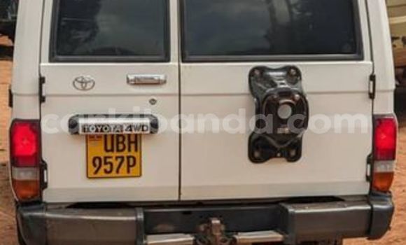Acheter Occasion Voiture Toyota Harrier Autre à Kampala, Ouganda Acheter Occasion Voiture Toyota Harrier Autre à Kampala, Ouganda