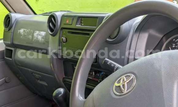 Acheter Occasion Voiture Toyota Harrier Autre à Kampala, Ouganda Acheter Occasion Voiture Toyota Harrier Autre à Kampala, Ouganda