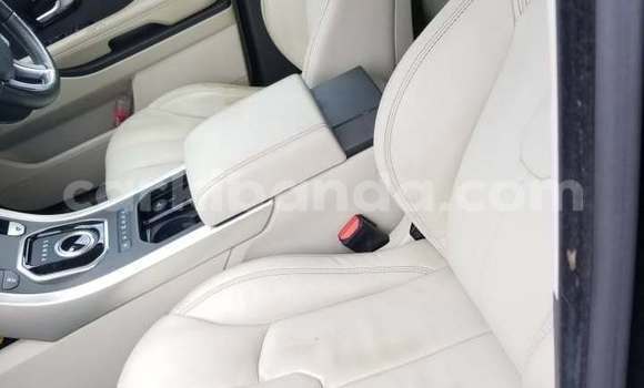 Gura Yakoze Land Rover Range Rover Evoque Black Imodoka i Kampala mu Uganda Gura Yakoze Land Rover Range Rover Evoque Black Imodoka i Kampala mu Uganda