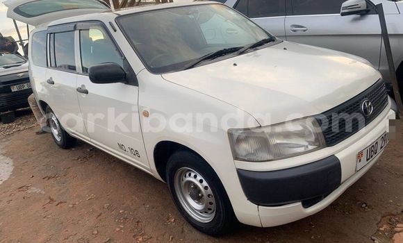 Acheter Occasion Voiture Toyota Probox Blanc à Kampala, Ouganda Acheter Occasion Voiture Toyota Probox Blanc à Kampala, Ouganda