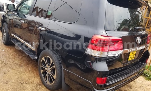 Acheter Occasion Voiture Toyota Land Cruiser Noir à Kampala, Ouganda Acheter Occasion Voiture Toyota Land Cruiser Noir à Kampala, Ouganda