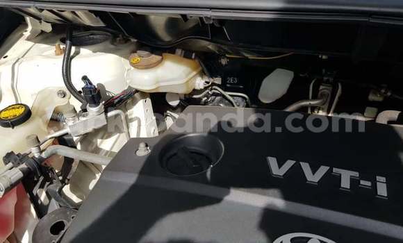 Gura Yakoze Toyota Corolla Rumion Other Imodoka i Bugembe mu Eastern Gura Yakoze Toyota Corolla Rumion Other Imodoka i Bugembe mu Eastern