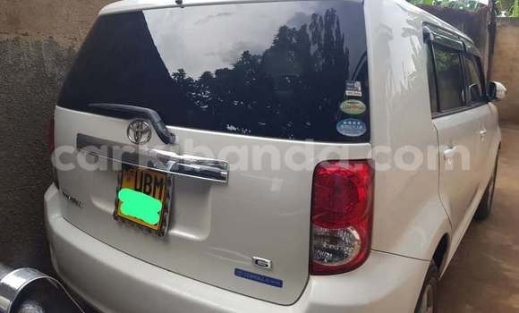 Gura Yakoze Toyota Corolla Rumion Other Imodoka i Bugembe mu Eastern Gura Yakoze Toyota Corolla Rumion Other Imodoka i Bugembe mu Eastern