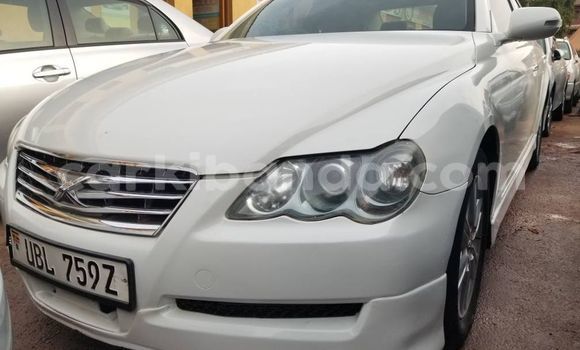 Gura Yakoze Toyota Mark X White Imodoka i Bombo mu Central Gura Yakoze Toyota Mark X White Imodoka i Bombo mu Central