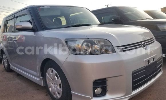 Gura Yakoze Toyota Corolla Rumion Other Imodoka i Bugembe mu Eastern Gura Yakoze Toyota Corolla Rumion Other Imodoka i Bugembe mu Eastern