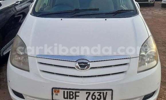 Gura Yakoze Toyota Spacio White Imodoka i Bugiri mu Eastern