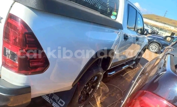 Buy Used Toyota Hilux White Car in Jinja in Uganda