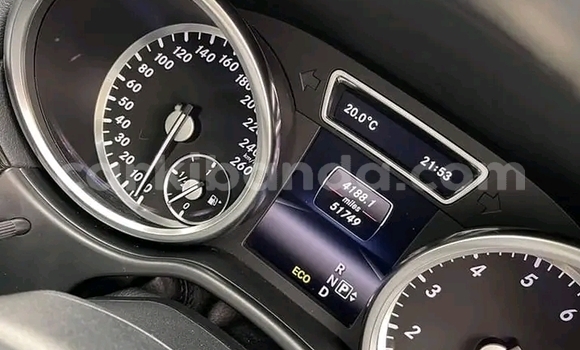 Nunua Ilio tumika Mercedes‒Benz ML–Class Nyeusi Gari ndani ya Hima nchini Magharibi Nunua Ilio tumika Mercedes‒Benz ML–Class Nyeusi Gari ndani ya Hima nchini Magharibi