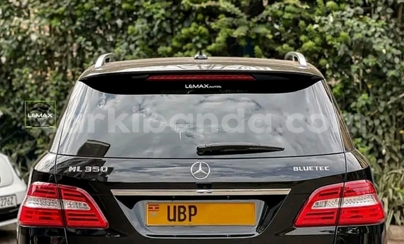 Nunua Ilio tumika Mercedes‒Benz ML–Class Nyeusi Gari ndani ya Hima nchini Magharibi Nunua Ilio tumika Mercedes‒Benz ML–Class Nyeusi Gari ndani ya Hima nchini Magharibi