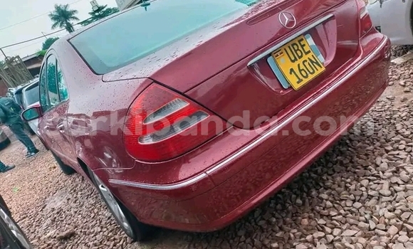 Nunua Ilio tumika Mercedes‒Benz C-klasse AMG Nyekundu Gari ndani ya Bugiri nchini Mashariki Nunua Ilio tumika Mercedes‒Benz C-klasse AMG Nyekundu Gari ndani ya Bugiri nchini Mashariki