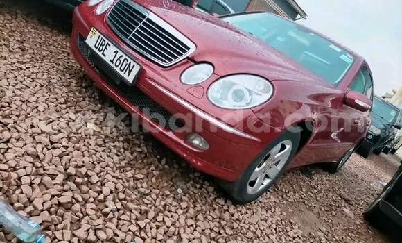 Nunua Ilio tumika Mercedes‒Benz C-klasse AMG Nyekundu Gari ndani ya Bugiri nchini Mashariki Nunua Ilio tumika Mercedes‒Benz C-klasse AMG Nyekundu Gari ndani ya Bugiri nchini Mashariki