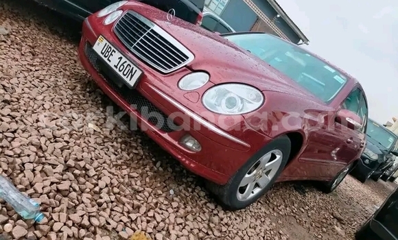 Nunua Ilio tumika Mercedes‒Benz C-klasse AMG Nyekundu Gari ndani ya Bugiri nchini Mashariki Nunua Ilio tumika Mercedes‒Benz C-klasse AMG Nyekundu Gari ndani ya Bugiri nchini Mashariki