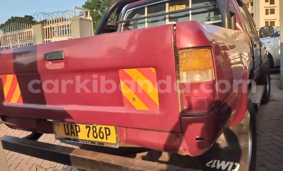 Nunua Ilio tumika Toyota Hilux Nyekundu Gari ndani ya Bugembe nchini Mashariki Nunua Ilio tumika Toyota Hilux Nyekundu Gari ndani ya Bugembe nchini Mashariki