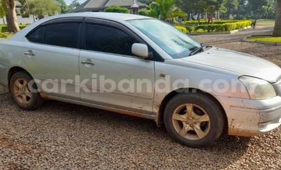 Nunua Ilio tumika Toyota Premio Fedha Gari ndani ya Kampala nchini Uganda