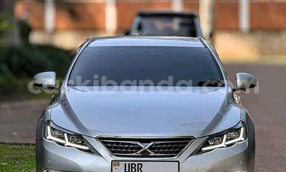 Nunua Mpya Toyota Mark X Fedha Gari ndani ya Kampala nchini Uganda