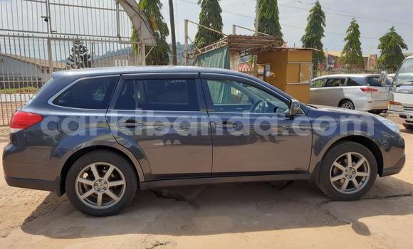Nunua Imported Subaru Outback Nyeusi Gari ndani ya Kampala nchini Uganda Nunua Imported Subaru Outback Nyeusi Gari ndani ya Kampala nchini Uganda