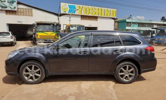 Nunua Imported Subaru Outback Nyeusi Gari ndani ya Kampala nchini Uganda Nunua Imported Subaru Outback Nyeusi Gari ndani ya Kampala nchini Uganda
