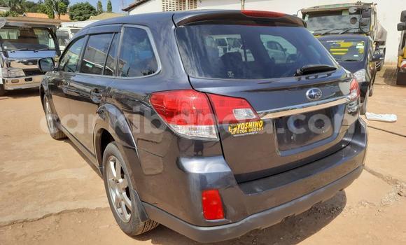 Nunua Imported Subaru Outback Nyeusi Gari ndani ya Kampala nchini Uganda Nunua Imported Subaru Outback Nyeusi Gari ndani ya Kampala nchini Uganda