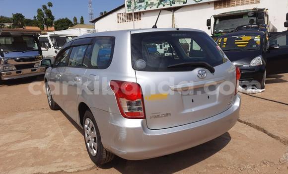 Nunua Imported Toyota Fielder Fedha Gari ndani ya Kampala nchini Uganda Nunua Imported Toyota Fielder Fedha Gari ndani ya Kampala nchini Uganda