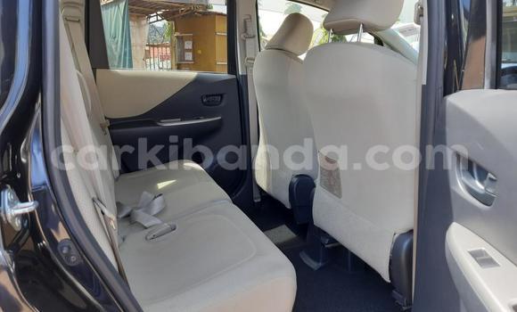 Nunua Imported Toyota Ractis Nyeusi Gari ndani ya Kampala nchini Uganda Nunua Imported Toyota Ractis Nyeusi Gari ndani ya Kampala nchini Uganda