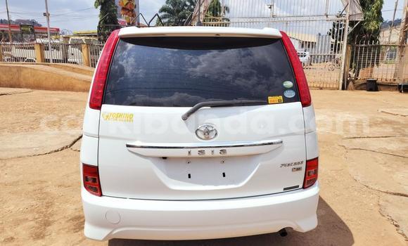 Nunua Imported Toyota ISis Nyeupe Gari ndani ya Kampala nchini Uganda Nunua Imported Toyota ISis Nyeupe Gari ndani ya Kampala nchini Uganda