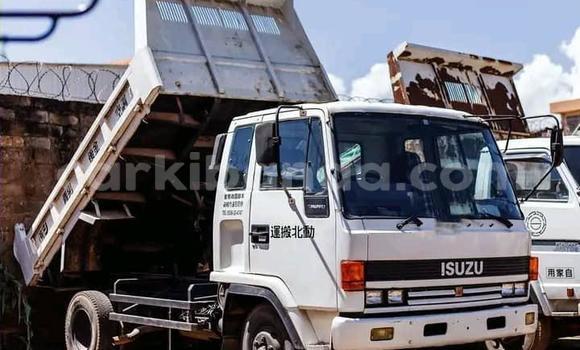Buy Used Isuzu FTR 850 White Truck in Kampala in Uganda Buy Used Isuzu FTR 850 White Truck in Kampala in Uganda