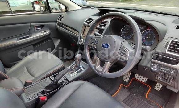 Nunua Ilio tumika Subaru XV Fedha Gari ndani ya Kampala nchini Uganda Nunua Ilio tumika Subaru XV Fedha Gari ndani ya Kampala nchini Uganda