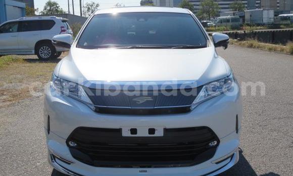 Nunua Ilio tumika Toyota Harrier Nyeupe Gari ndani ya Kampala nchini Uganda Nunua Ilio tumika Toyota Harrier Nyeupe Gari ndani ya Kampala nchini Uganda