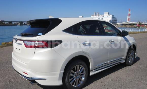 Nunua Ilio tumika Toyota Harrier Nyeupe Gari ndani ya Kampala nchini Uganda Nunua Ilio tumika Toyota Harrier Nyeupe Gari ndani ya Kampala nchini Uganda