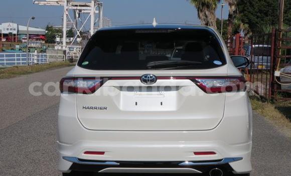 Nunua Ilio tumika Toyota Harrier Nyeupe Gari ndani ya Kampala nchini Uganda Nunua Ilio tumika Toyota Harrier Nyeupe Gari ndani ya Kampala nchini Uganda